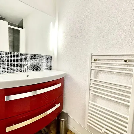En Bord De A Avec Loggia, Parking Prive Et Acces Direct A La - Fr-1-338-566 Sète