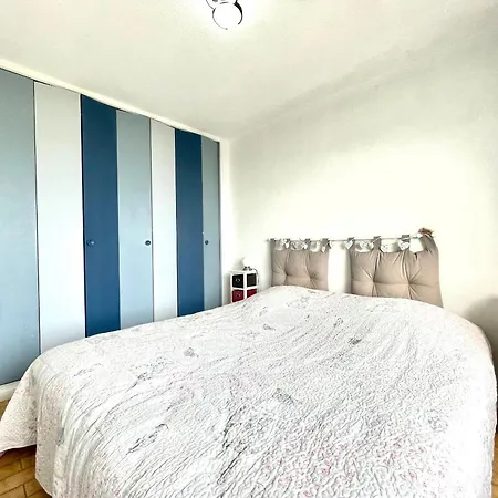 En Bord De A Avec Loggia, Parking Prive Et Acces Direct A La - Fr-1-338-566 Apartment Sète